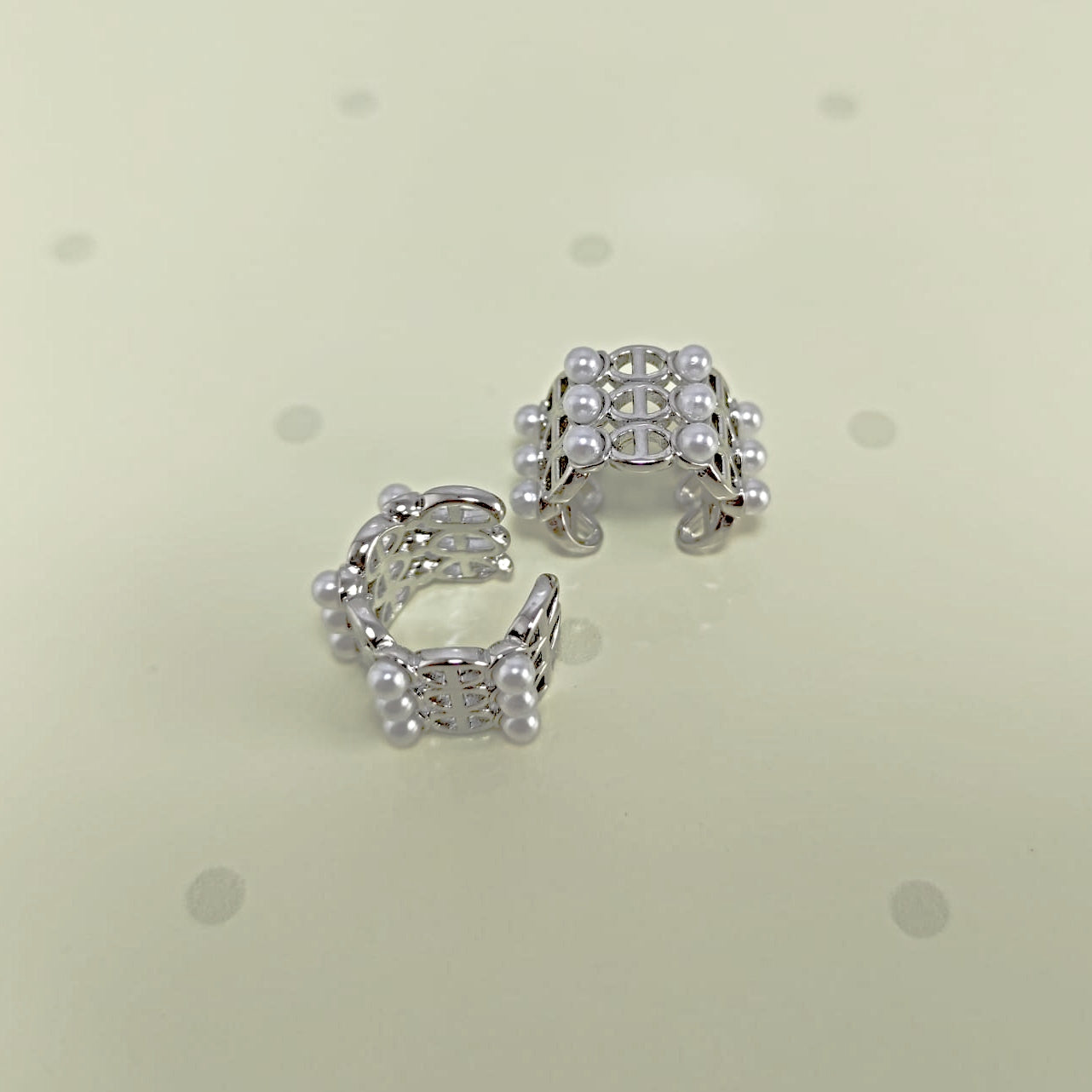 Earcuff perlitas plateado para mujer