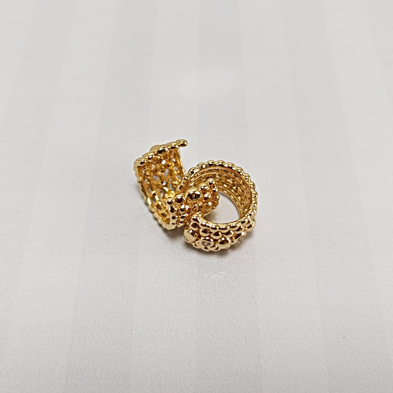 Earcuff circones dorado para mujer