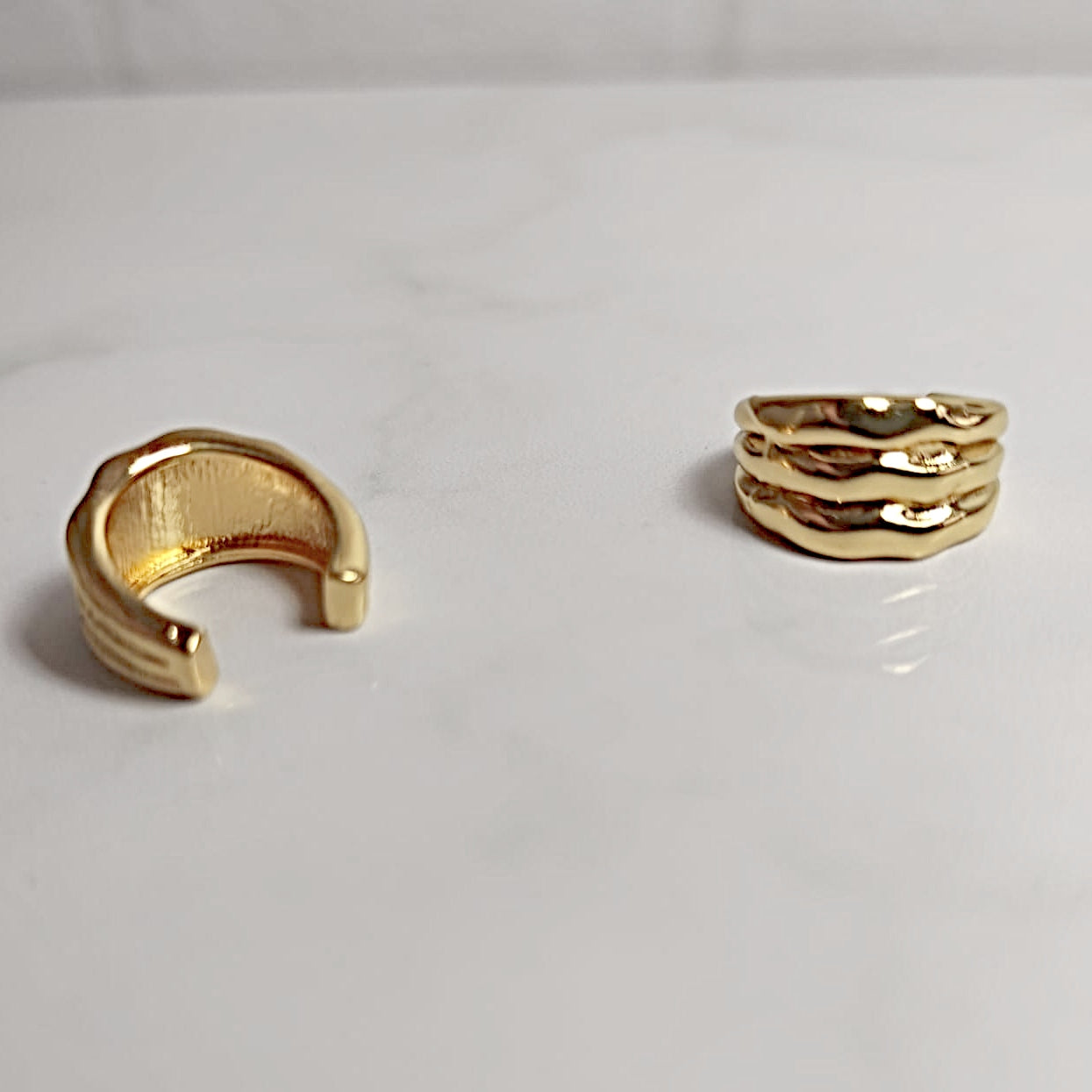 Earcuff líneas dorado para mujer