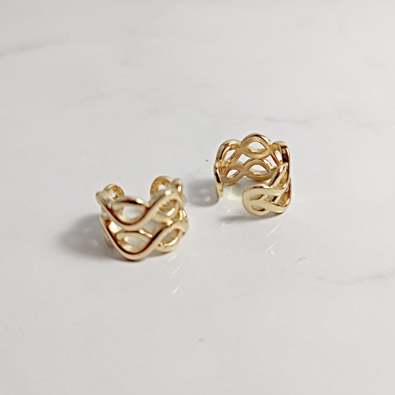 Earcuff infinitos dorado para mujer