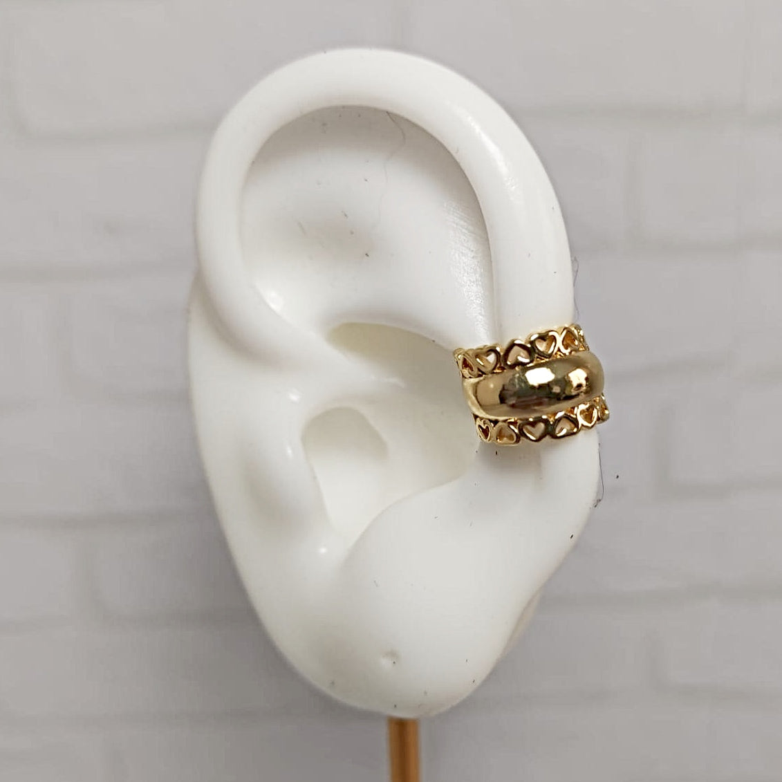 Earcuff corazones mini dorado para mujer