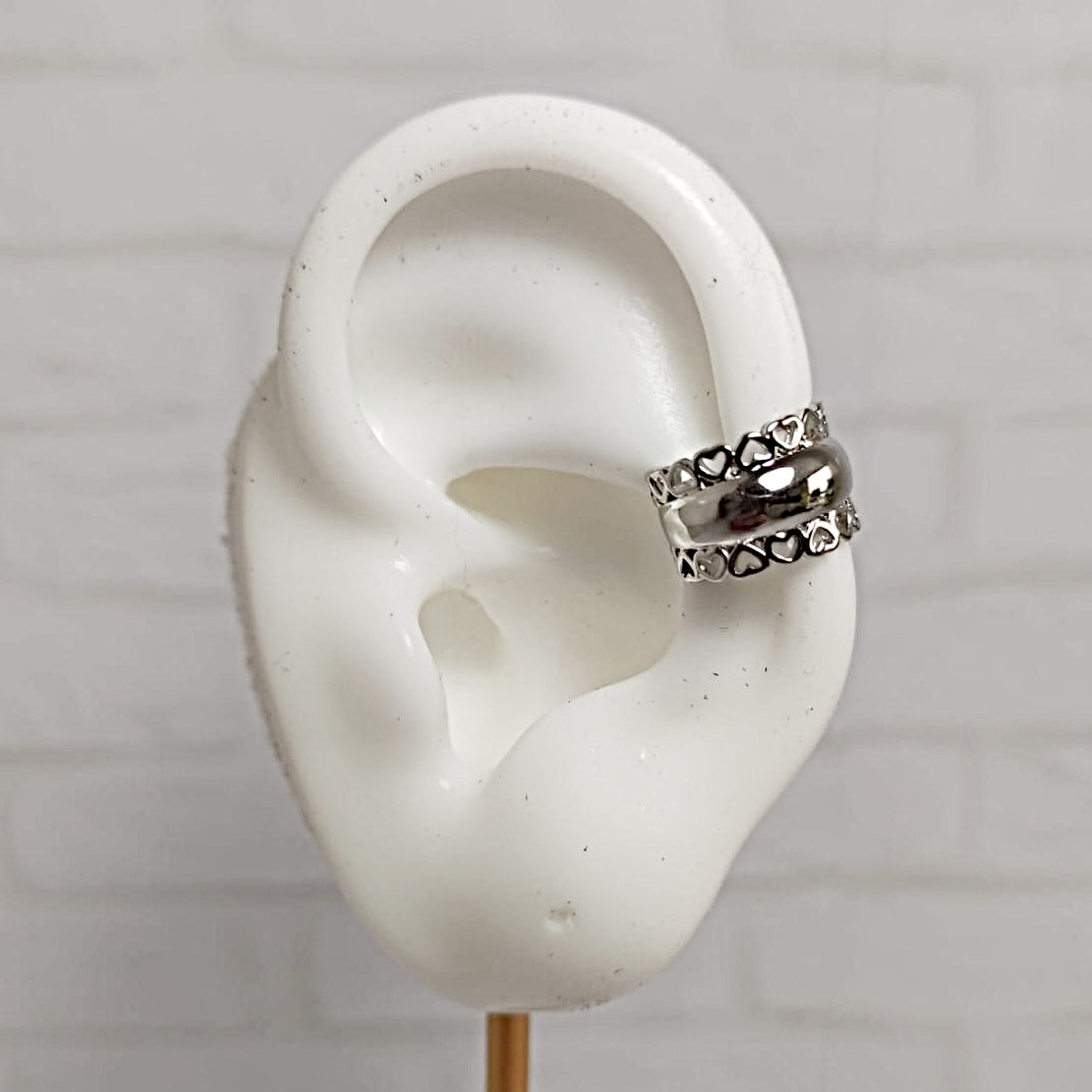 Earcuff corazones mini plateado para mujer
