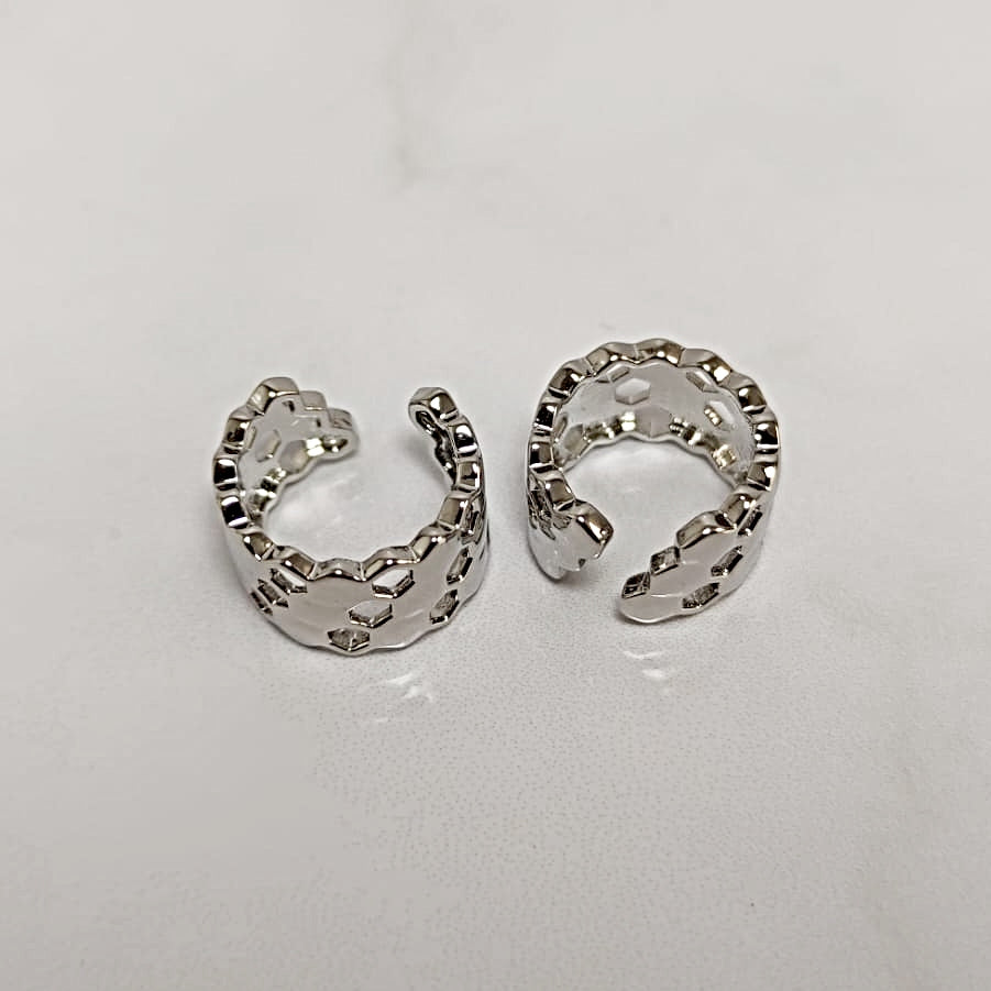 Earcuff panal plateado para mujer