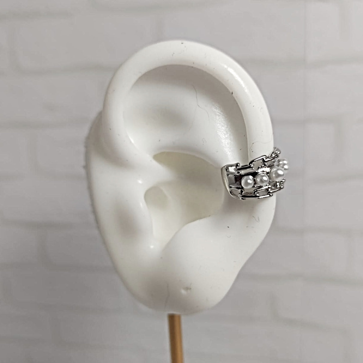 Earcuff perlitas plateado para mujer