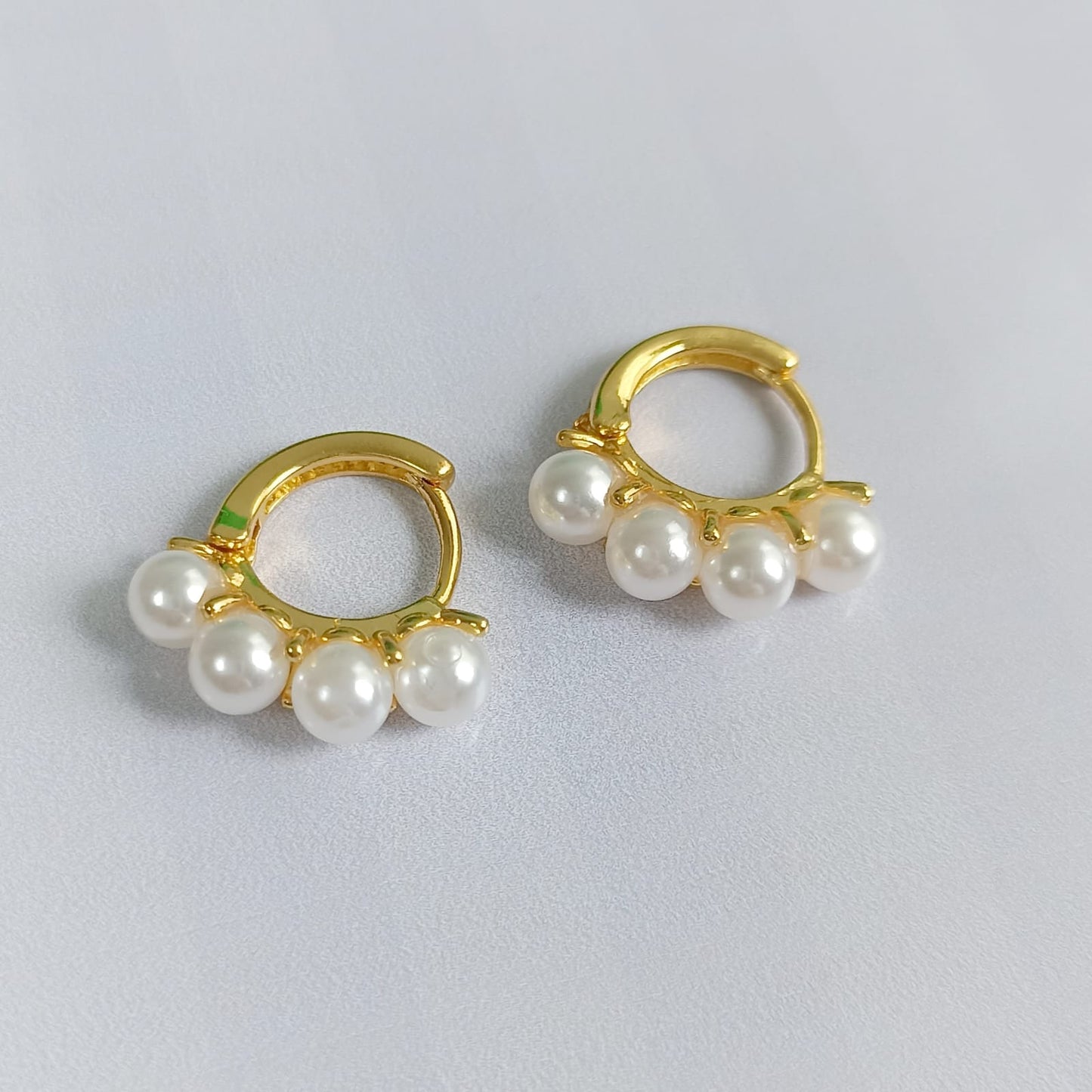 Candongas perlas doradas para mujer