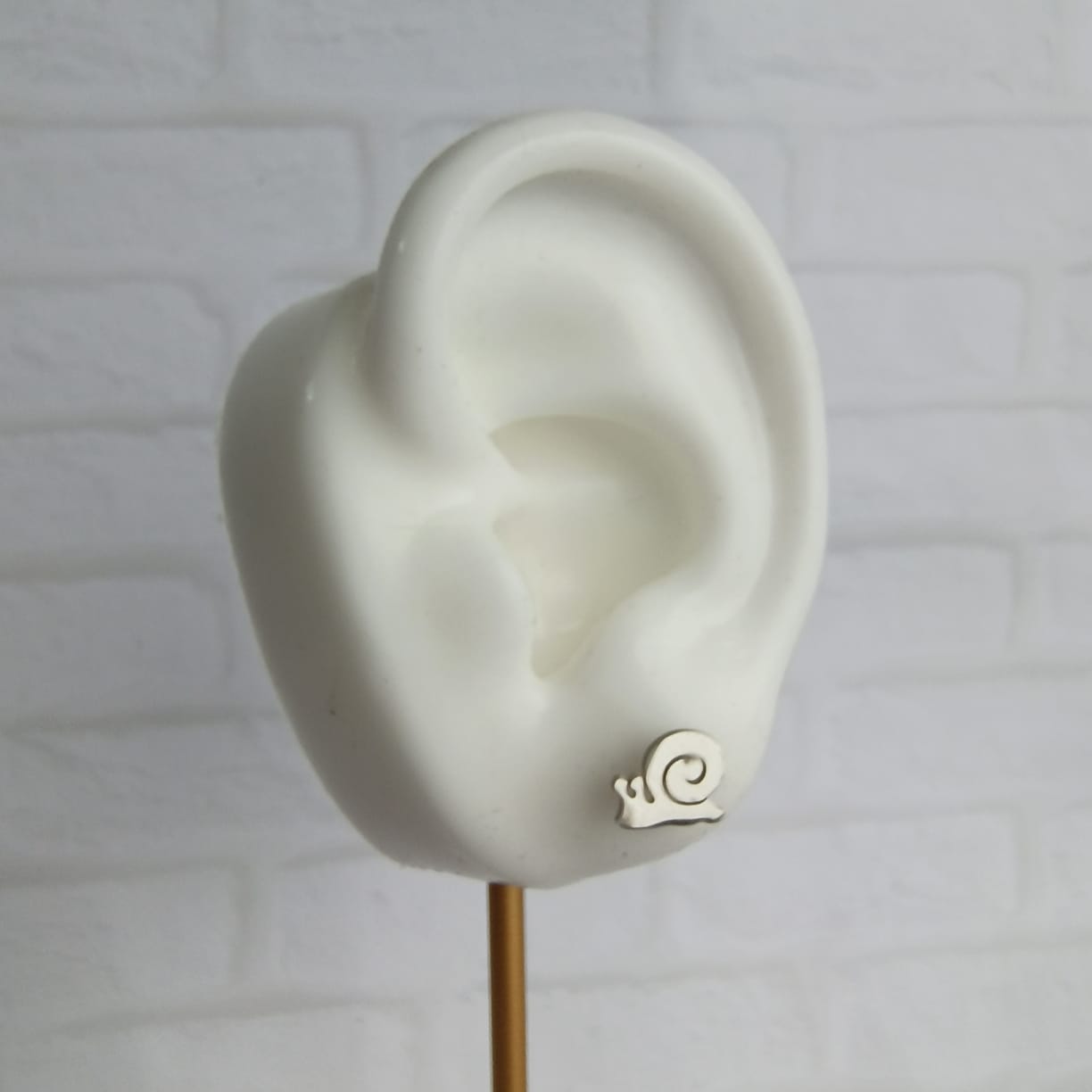 Aretes plateados caracol en acero quirúrgico 316L – accesorios tiernos y delicados para mujer