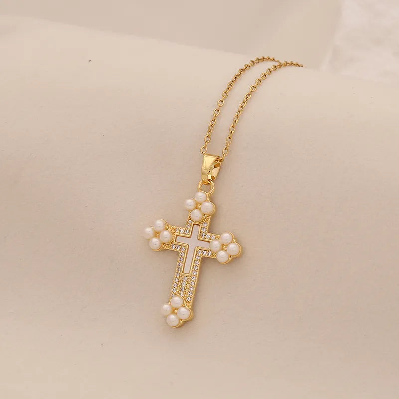 Collar Cruz Dorada con Perlar y Circones