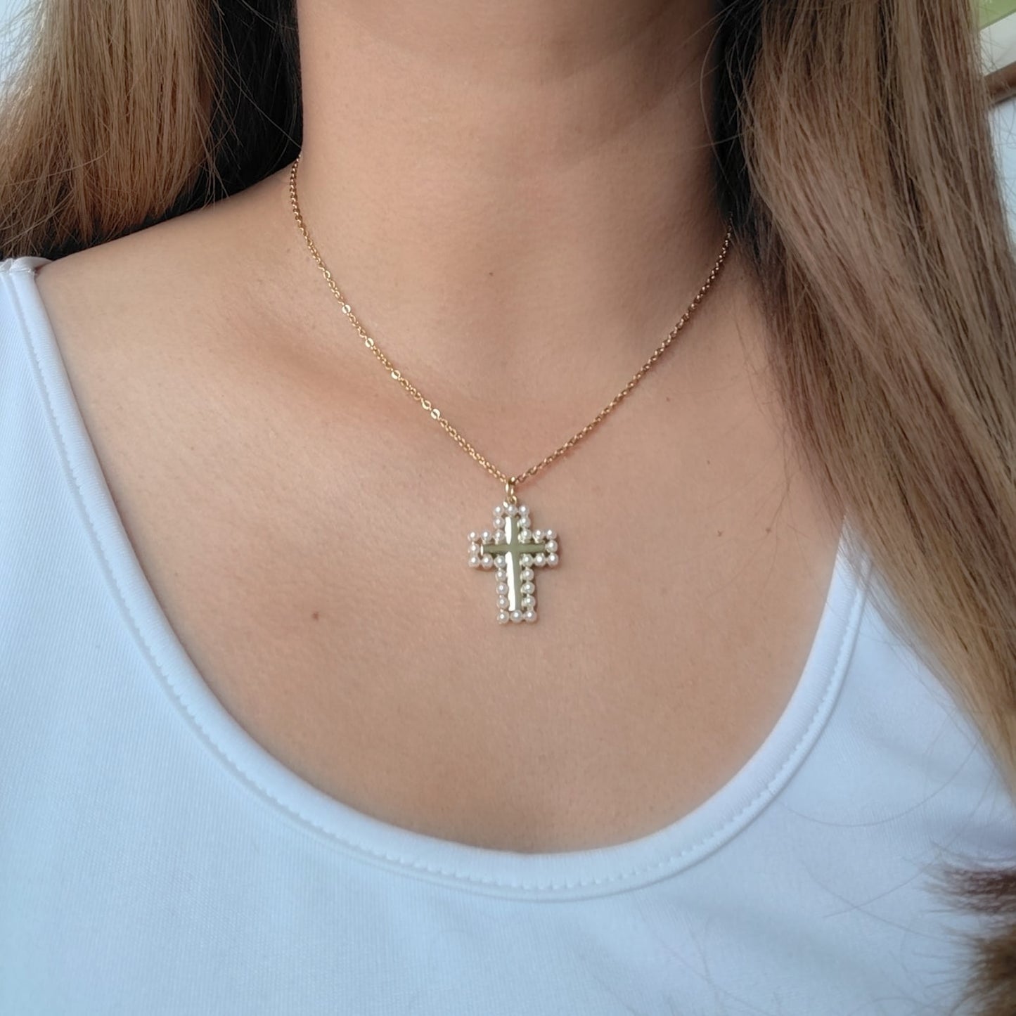 Cadena para mujer religiosa con cruz