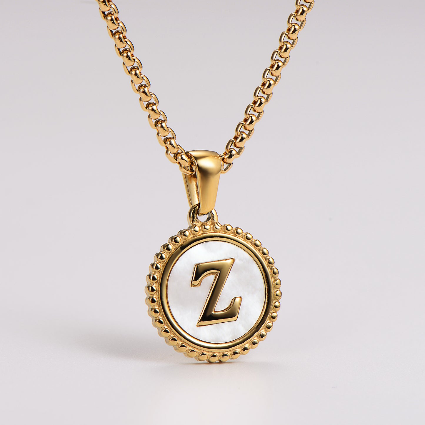 Collar con Letra Inicial Z en Acero Inoxidable 304 Baño Oro 18K