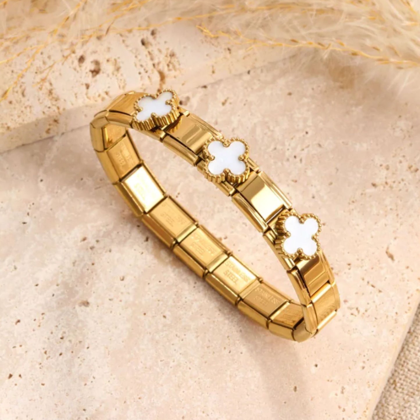 Pulsera flores dorada para mujer