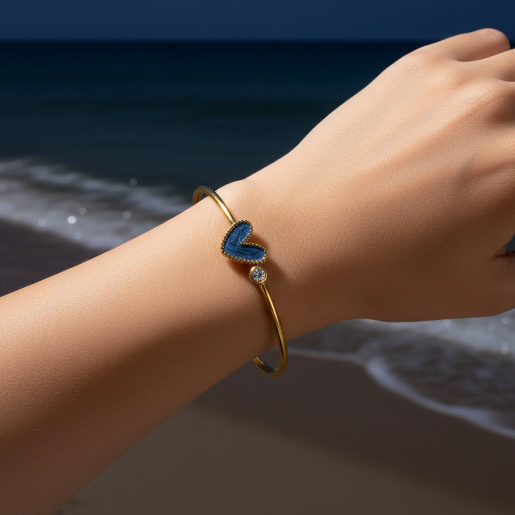 Brazalete de Acero Inoxidable con Corazón Esmaltado - Negro