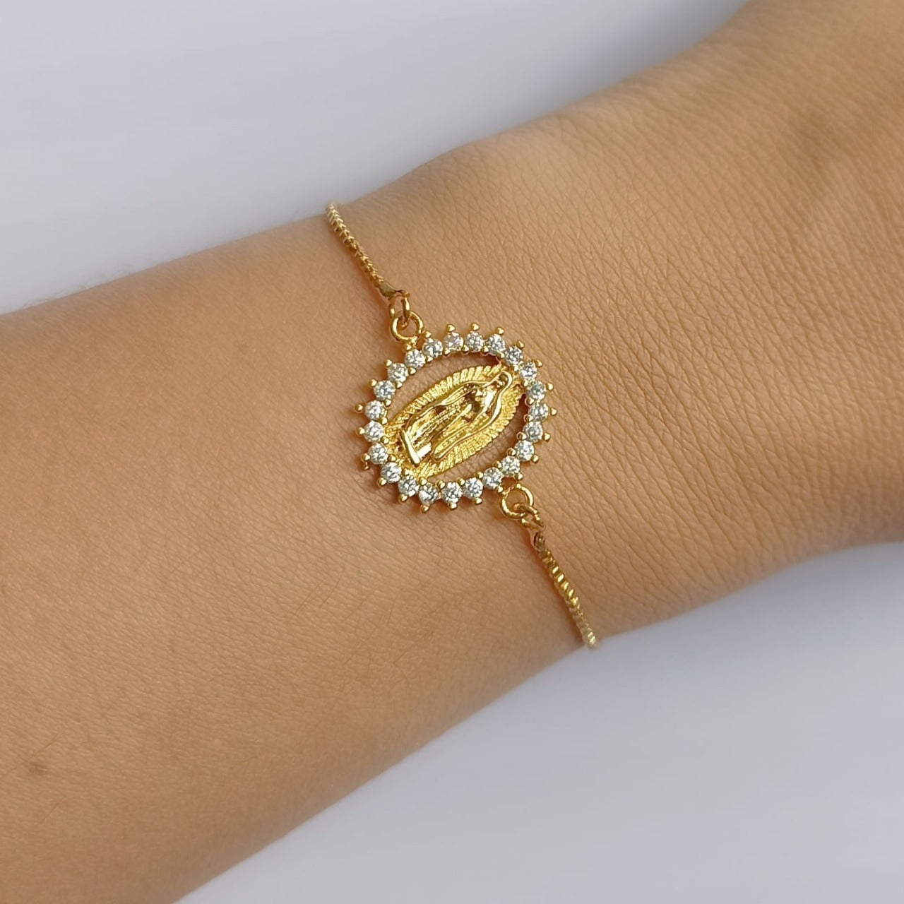 Pulsera virgen Guadalupe circones dorada para mujer