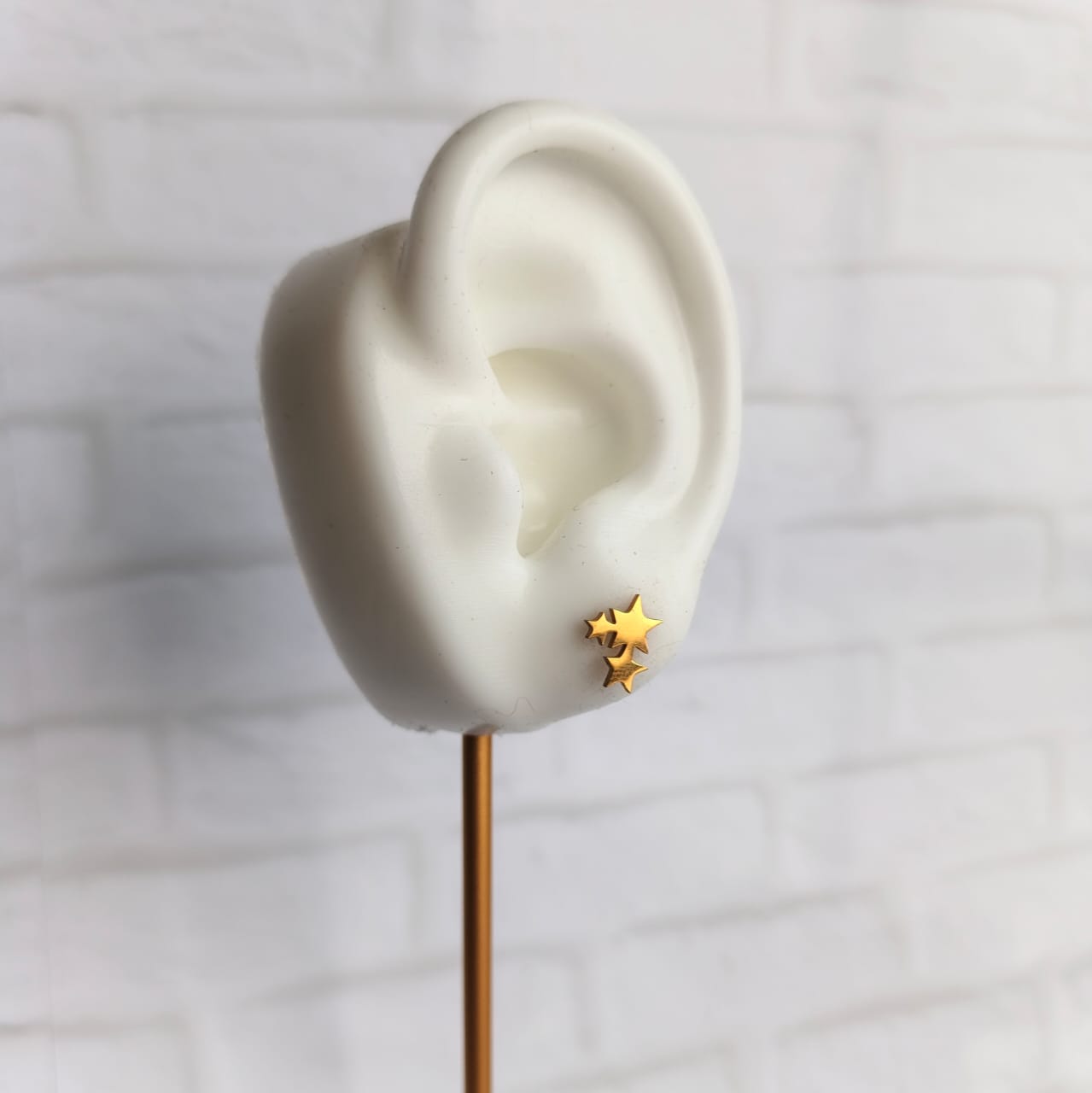 Aretes pequeños estrella dorados en acero inoxidable 316L – accesorios juveniles para mujer
