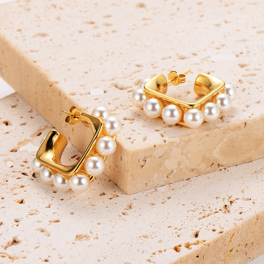 Aretes Dorados con Perlas | Elegancia Atemporal