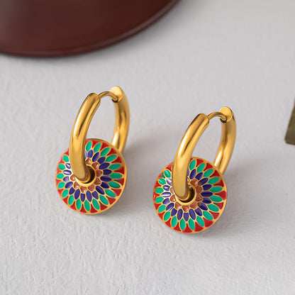 Aretes Huggies Dorados Multicolor en Acero Inoxidable con Baño en Oro 18k