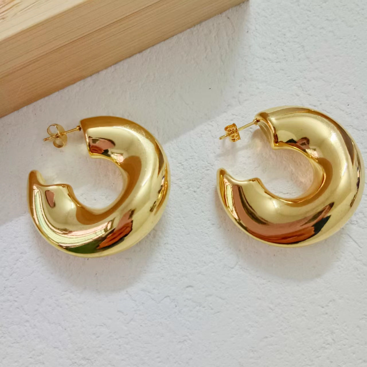 Maxiaretes Chunky Dorados Estilo Moderno