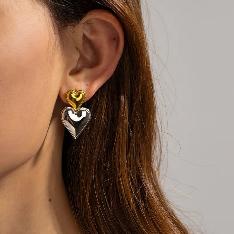 Aretes de corazones dobles modernos | Elegancia y estilo romántico