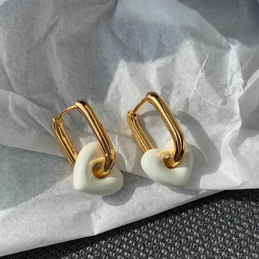 Aretes Huggies Corazón Blanco y Azul Acero