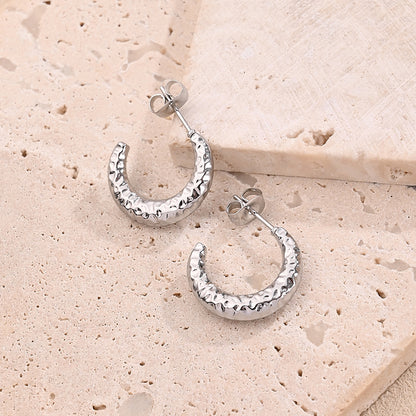 Arete Plateado Texturizado Pequeño en forma de Luna