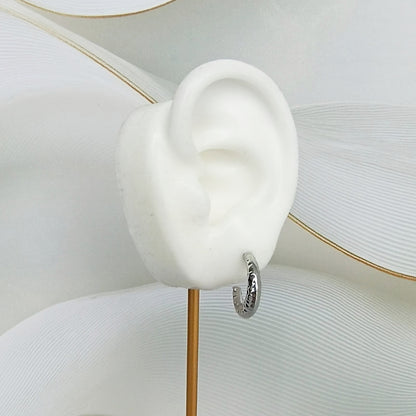 Aretes Media Luna Plateados Texturizados Pequeños