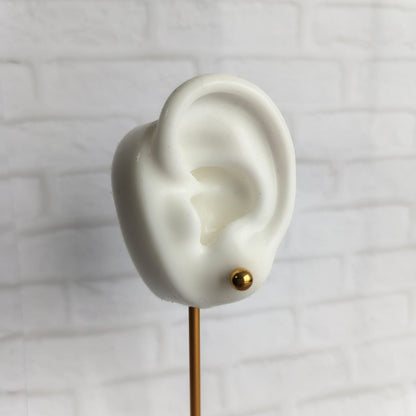 Aretes bolita dorados en acero quirúrgico 316L – básicos clásicos para mujer