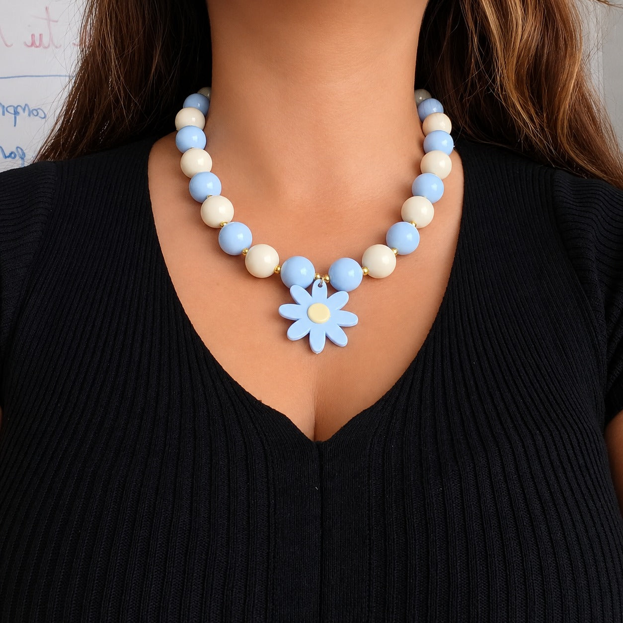 Collar Bubbles Azul Celeste y Marfil