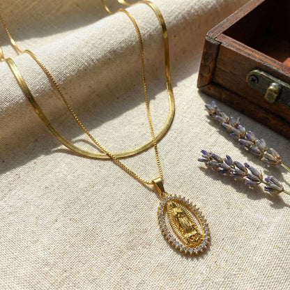 Cadena multicapa Virgen de Guadalupe con Circones Blancos & topos