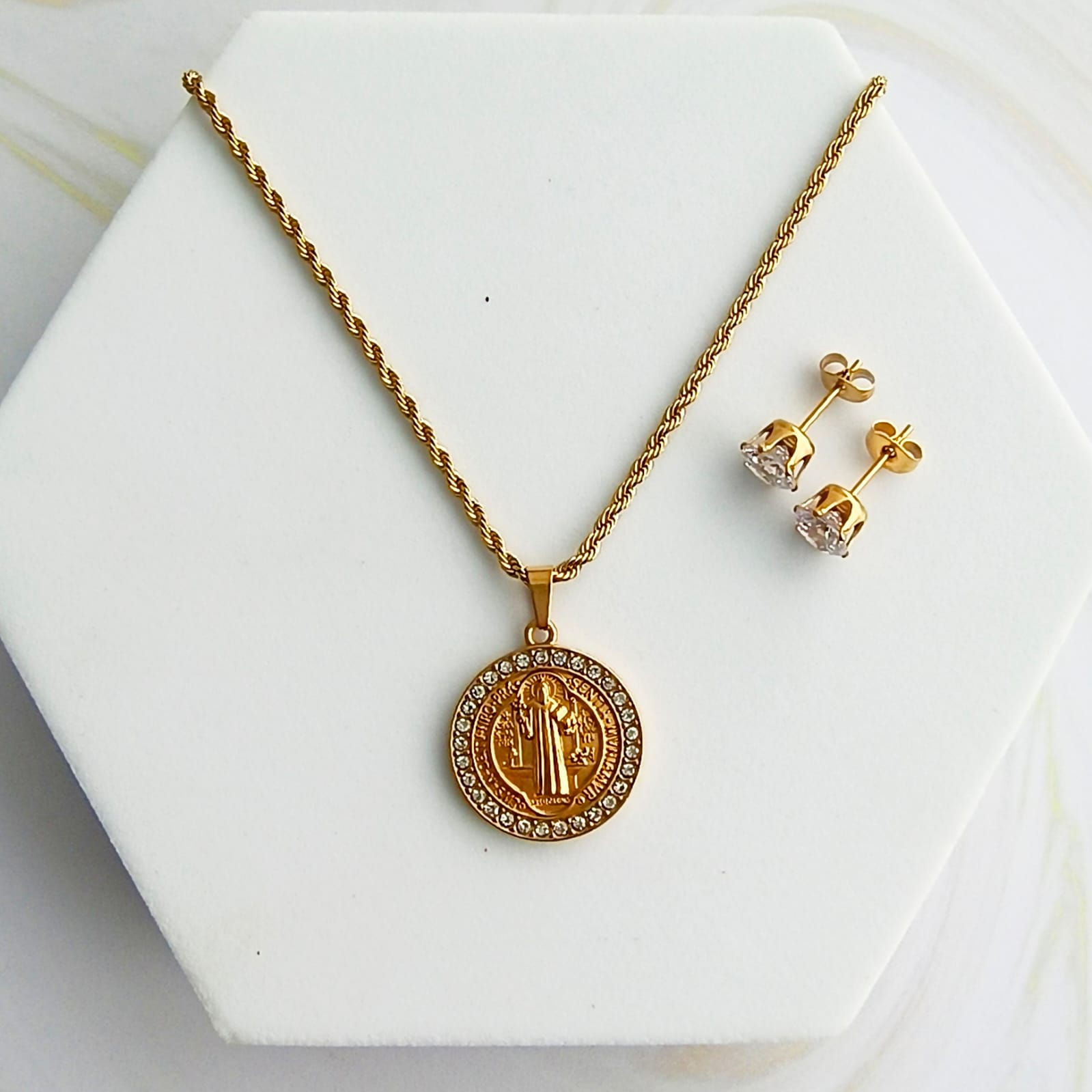Collar Medalla San Benito incrustaciones circones & Topos Brillantes