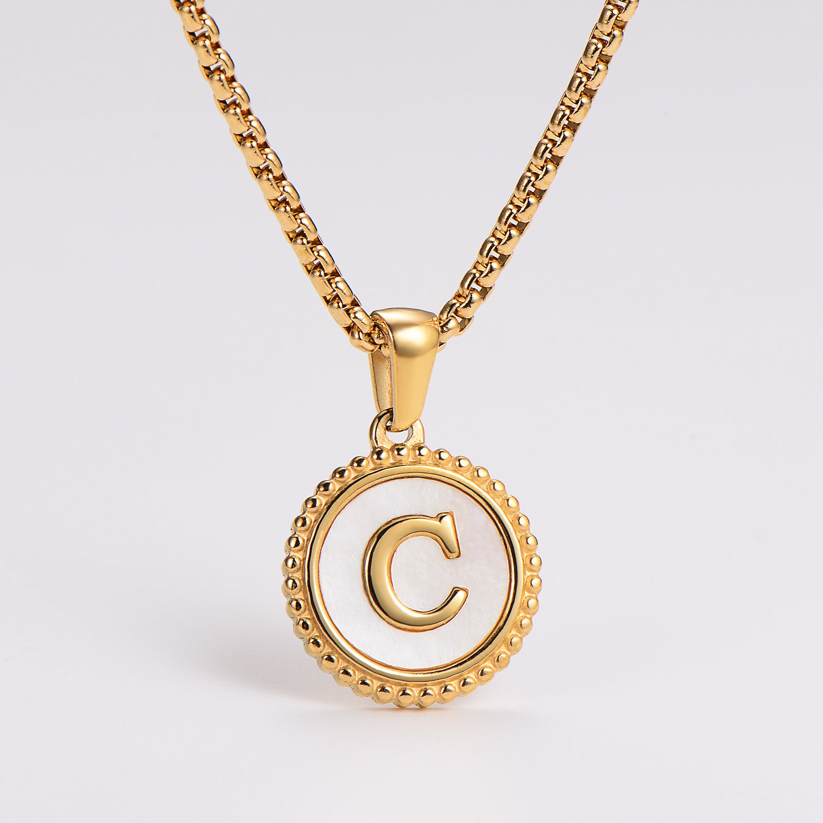 Collar con Letra Inicial C en Acero Inoxidable 304 Baño Oro 18K