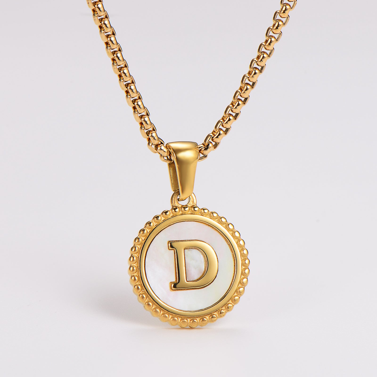 Collar con Letra Inicial D en Acero Inoxidable 304 Baño Oro 18K