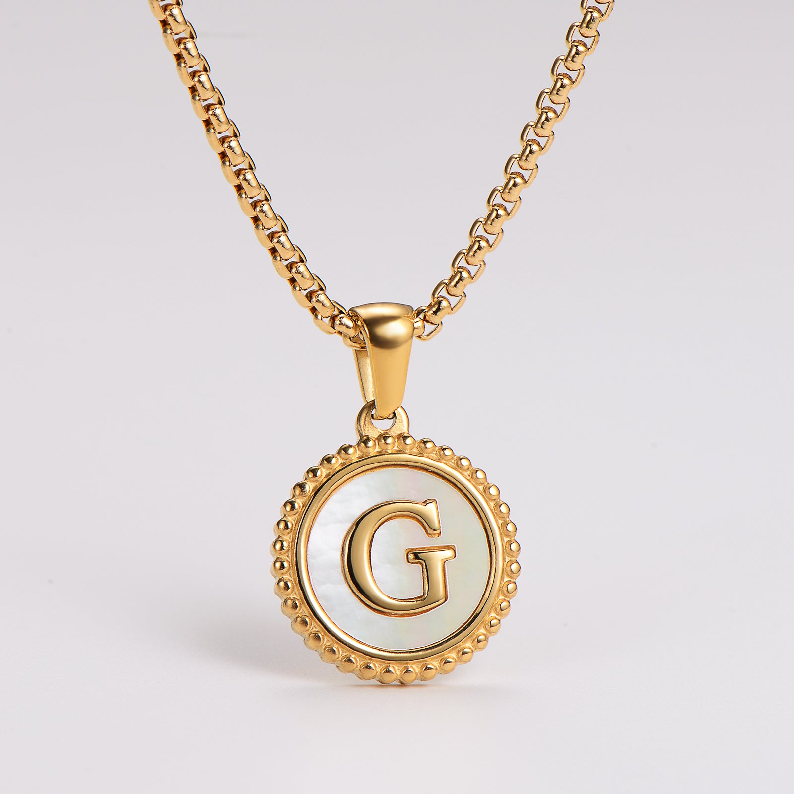Collar con Letra Inicial G en Acero Inoxidable 304 Baño Oro 18K