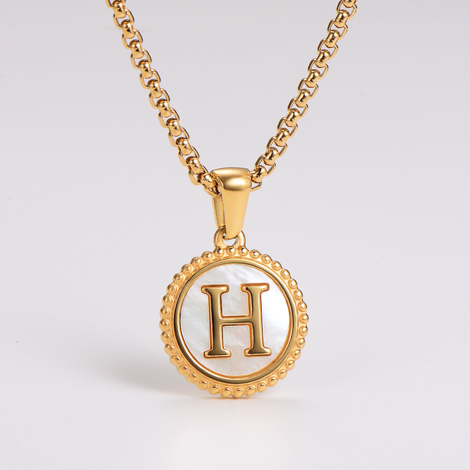 Collar con Letra Inicial H en Acero Inoxidable 304 Baño Oro 18K