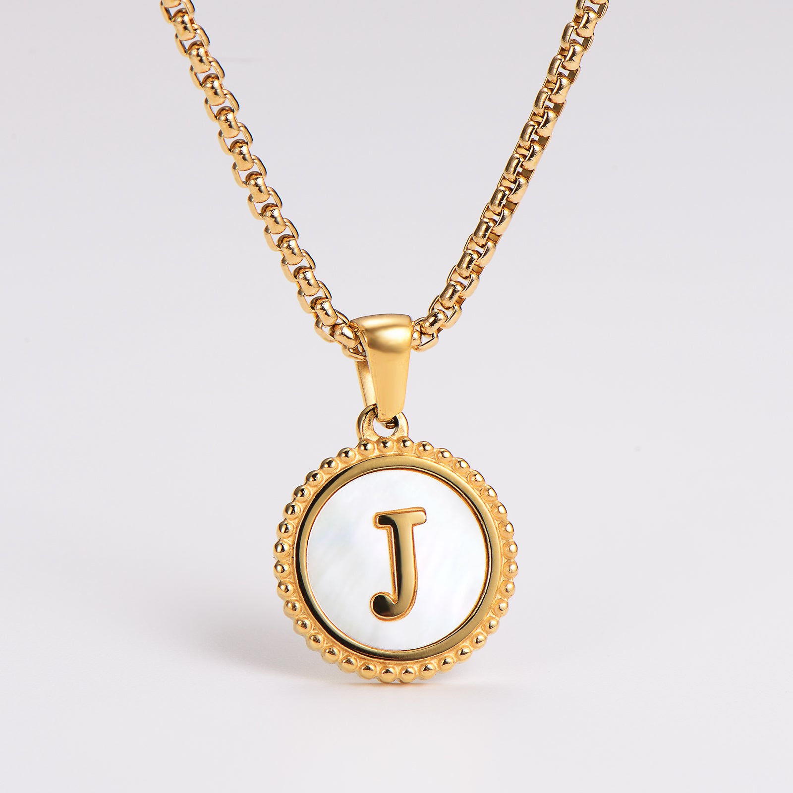 Collar con Letra Inicial J en Acero Inoxidable 304 Baño Oro 18K