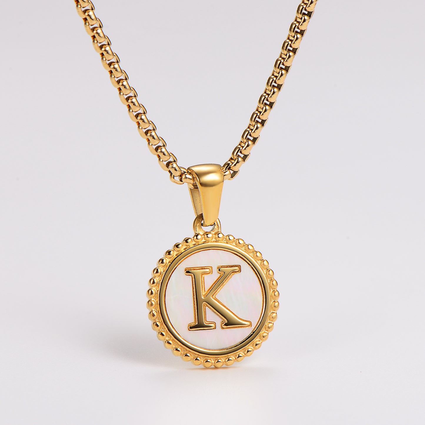Collar con Letra Inicial K en Acero Inoxidable 304 Baño Oro 18K