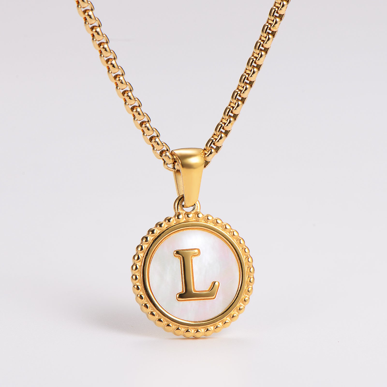 Collar con Letra Inicial L en Acero Inoxidable 304 Baño Oro 18K