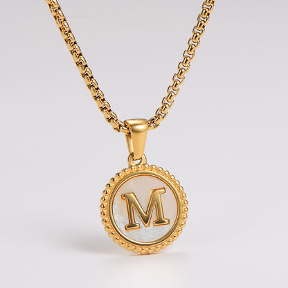 Collar con Letra Inicial M en Acero Inoxidable 304 Baño Oro 18K