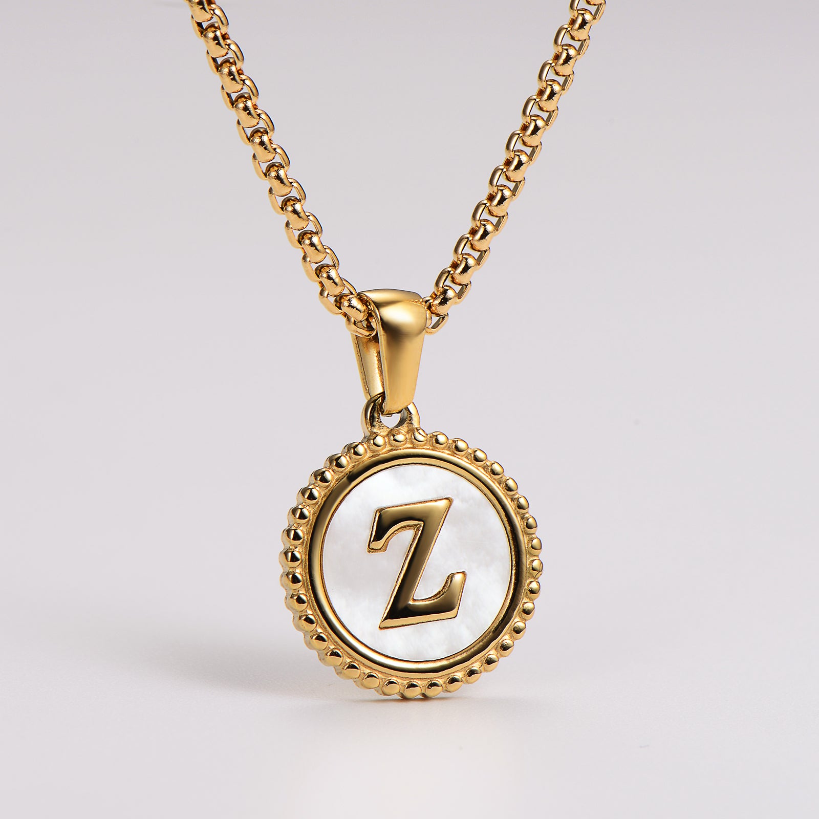 Collar con Letra Inicial Z en Acero Inoxidable 304 Baño Oro 18K