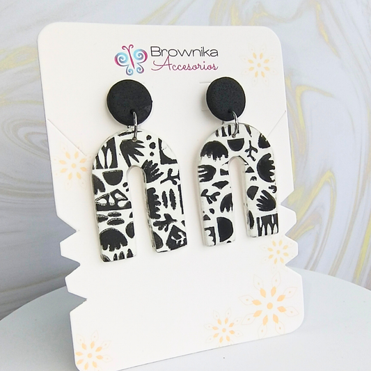 Aretes Artesanales Abstractos Blanco & Negro Arcilla Polimérica | Diseño Exclusivo BWK
