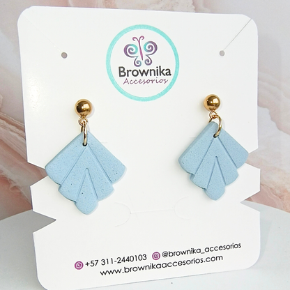 Aretes Artesanales Abanico Azul en Arcilla Polimérica | Diseño Exclusivo BWK
