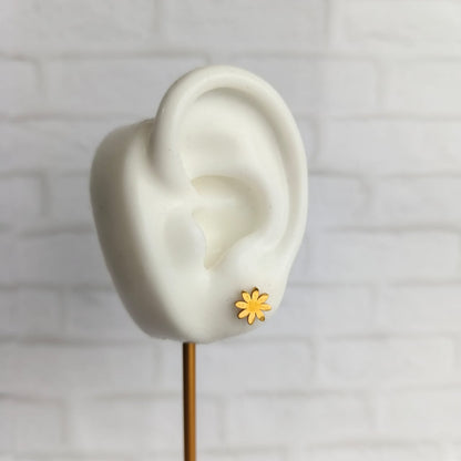 Aretes mini flor dorados en acero quirúrgico 316L – accesorios delicados para mujer