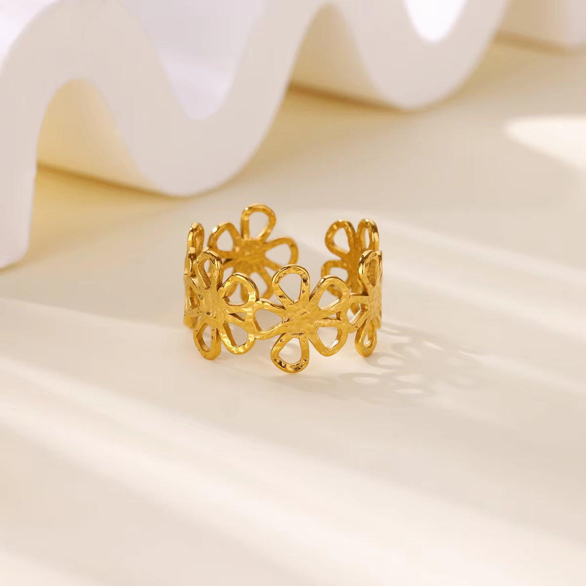 Set Brazalete + Anillo ajustable Dorado Floral Diosa Griega