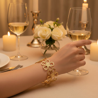brazalete floral dorado