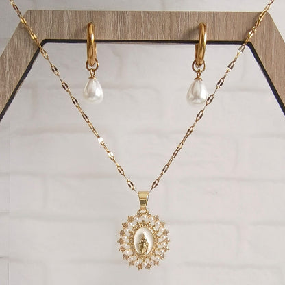 collar dorado virgen perlas