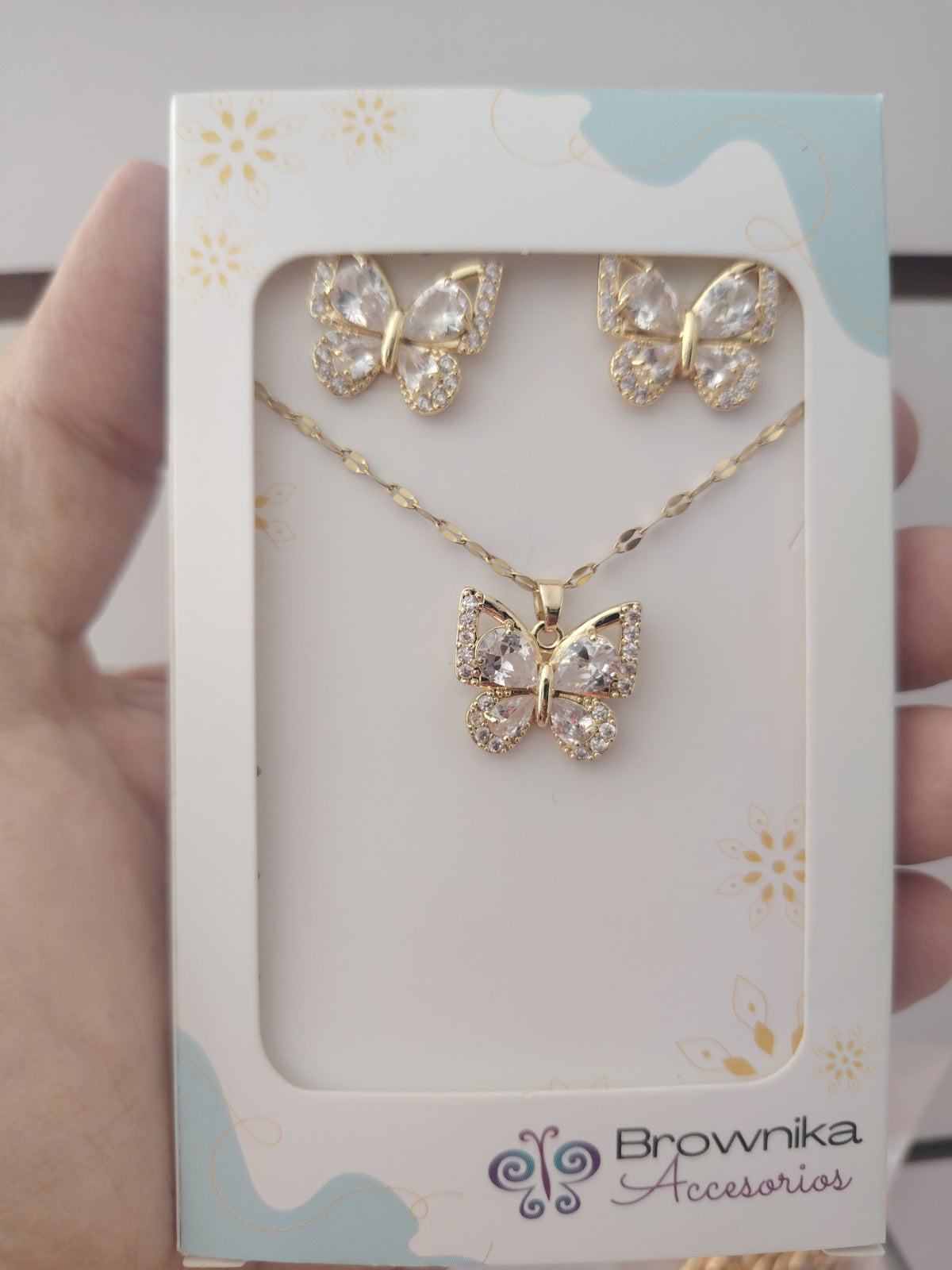 Set Collar + Aretes Mariposa Dorado Brillantes en Acero